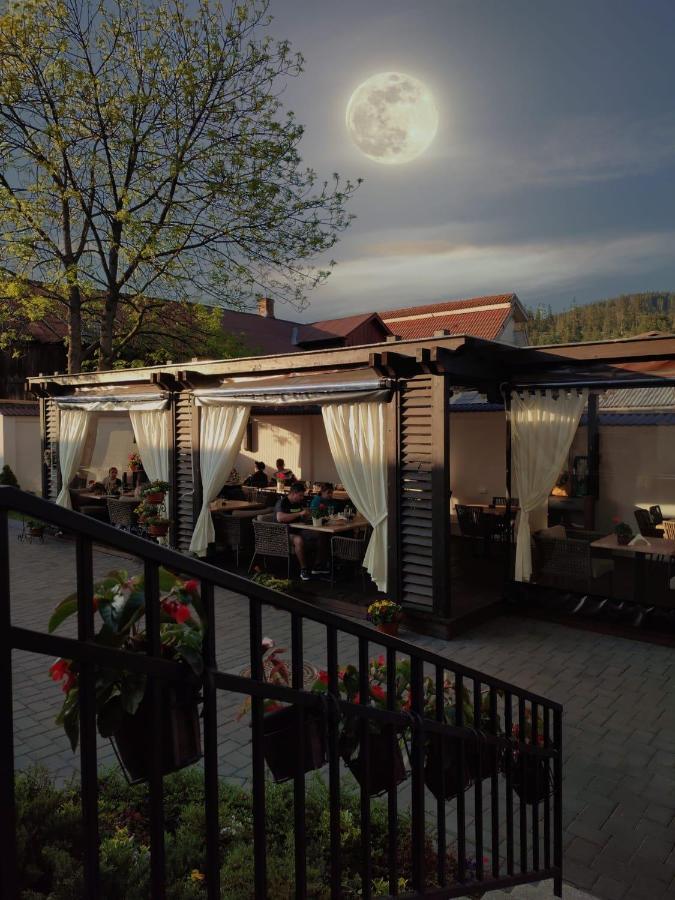 Hotel Buchenland Gura Humorului Exterior foto